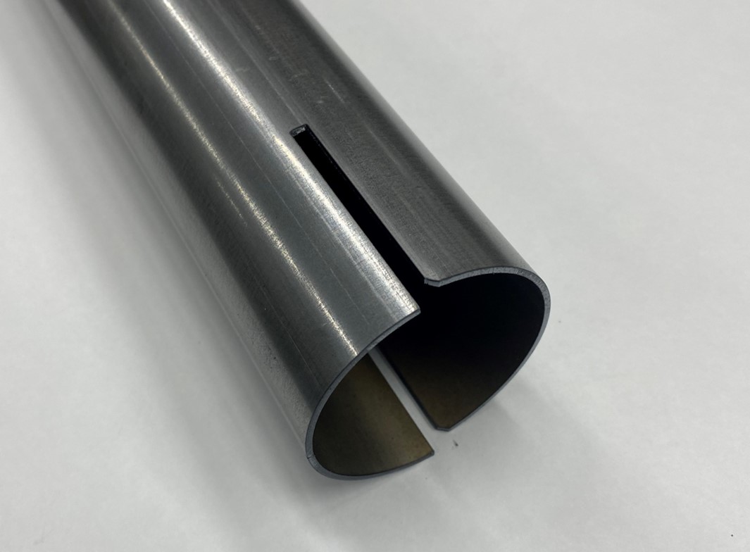 %e3%83%86%e3%83%bc%e3%83%96%e3%83%ab%e3%81%ae%e8%84%9a%e3%80%80%e3%82%b9%e3%83%aa%e3%83%83%e3%83%88%e5%8a%a0%e5%b7%a51